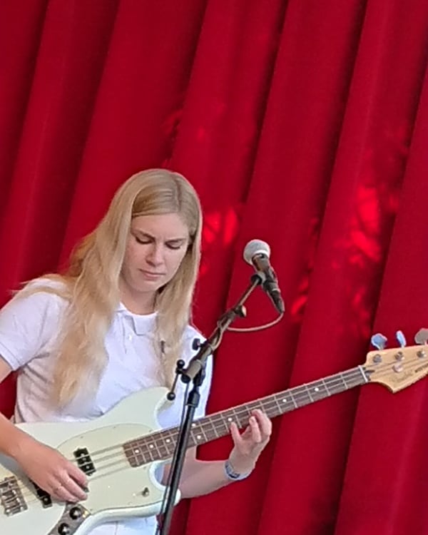 Signe SigneSigne playing the bass. Nelson Can, 'Lille fredag' - 31 May, 2018, Orangeriet, Tivoli.