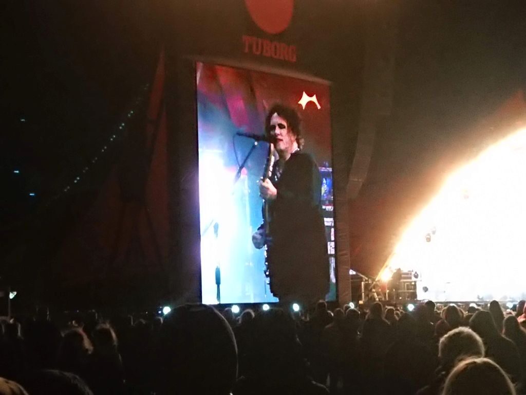 Robert Smith lyder som Robert Smith. The Cure, Orange, Roskilde Festival 2019.