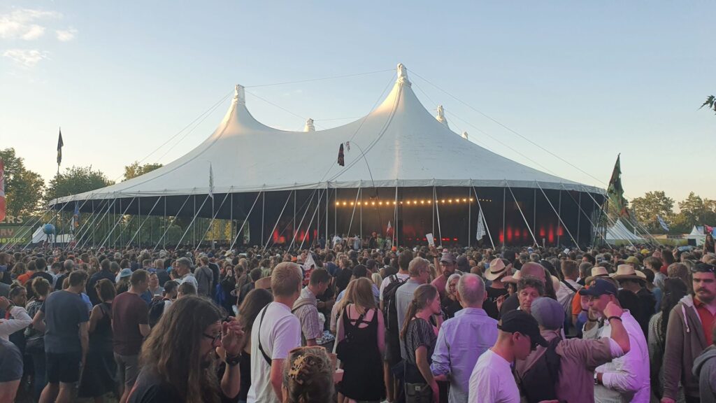 Der var også tætpakket ved Avalon. Roskilde Festival 2022